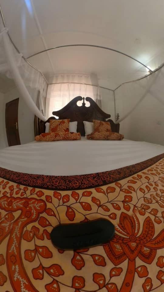 Riverside Resort Hotel Kabale Esterno foto
