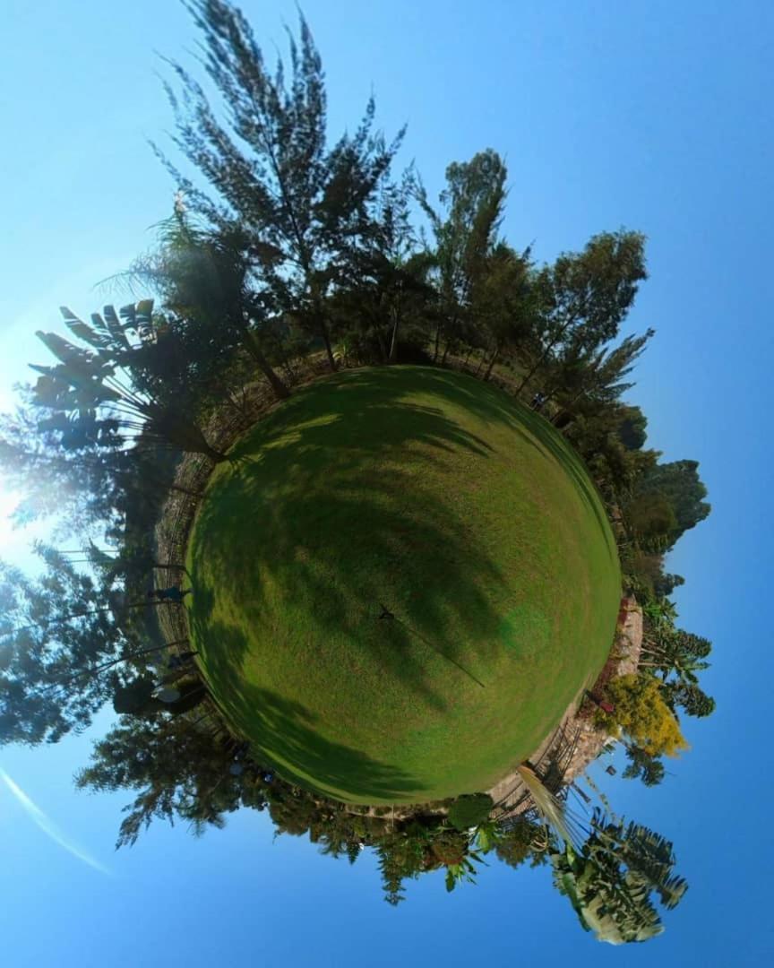 Riverside Resort Hotel Kabale Esterno foto