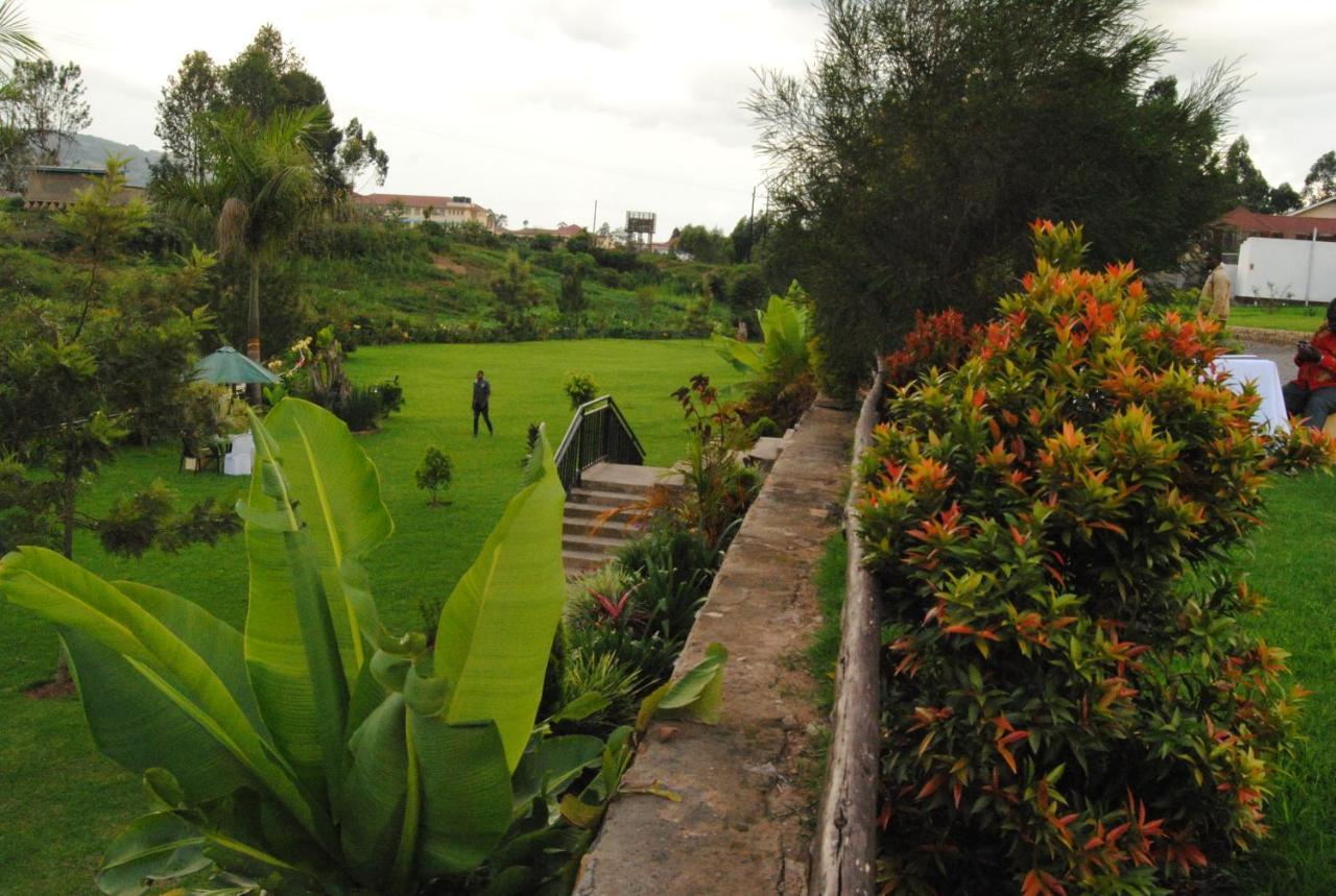 Riverside Resort Hotel Kabale Esterno foto