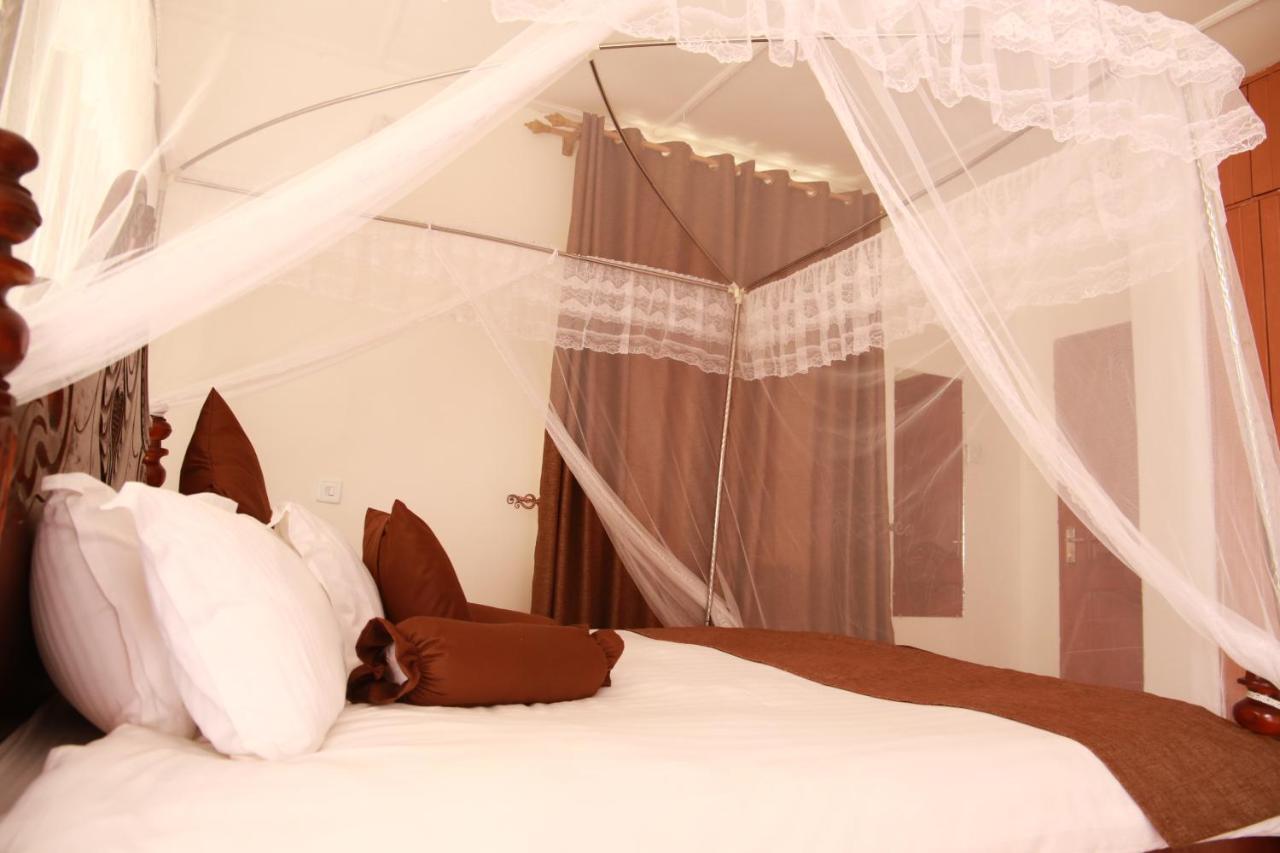 Riverside Resort Hotel Kabale Esterno foto