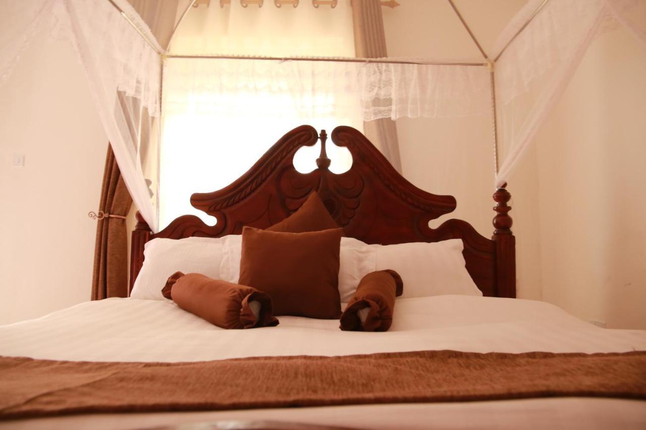 Riverside Resort Hotel Kabale Esterno foto