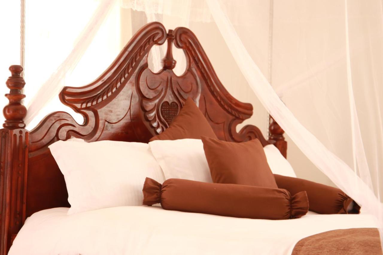 Riverside Resort Hotel Kabale Esterno foto