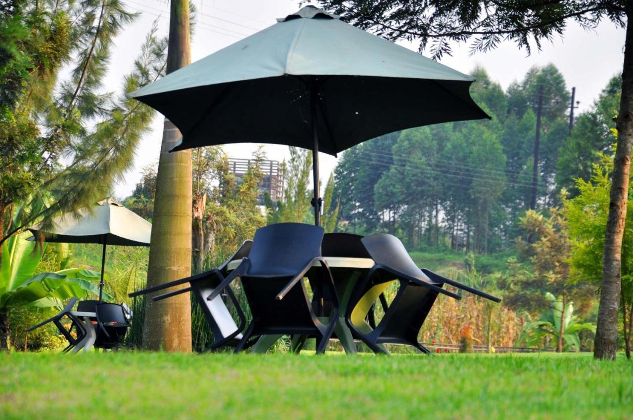 Riverside Resort Hotel Kabale Esterno foto