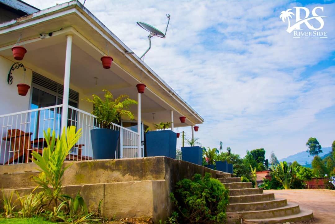 Riverside Resort Hotel Kabale Esterno foto