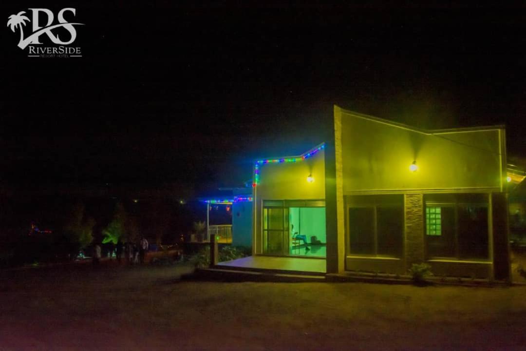 Riverside Resort Hotel Kabale Esterno foto